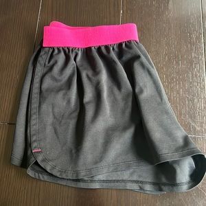 Black athletic shorts w pink band
